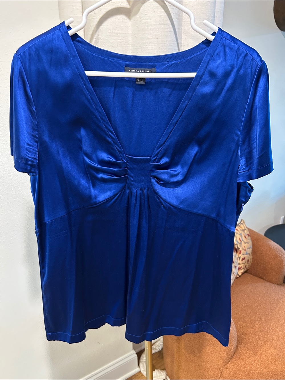 Banana Republic Sapphire Blue V-Neck Short Sleeve Top. Size 14